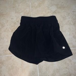 black lulu lemon shorts